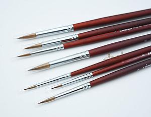 SET DE PINCELES ARTEL PELO DE CERDO MANGO LARGO 18UNID.