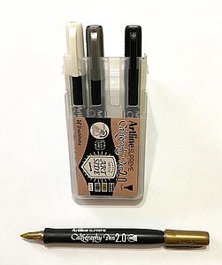SET CALIGRAFICO ARTLINE SUPREME 4 UNDS 2.0 PLATEADO-NEGRO-DORADO-BLANCO