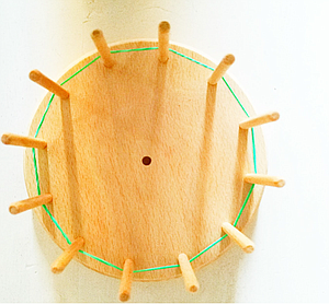 GEOPLANO CIRCULAR DE MADERA C/ELASTICOS DE COLORES KINDER MIX