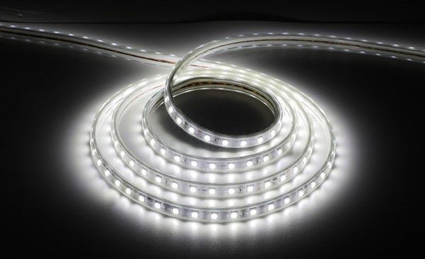 CINTA LED VELLMAX 220V VL-5050-60-IP65 8W 6000K X 1 METRO
